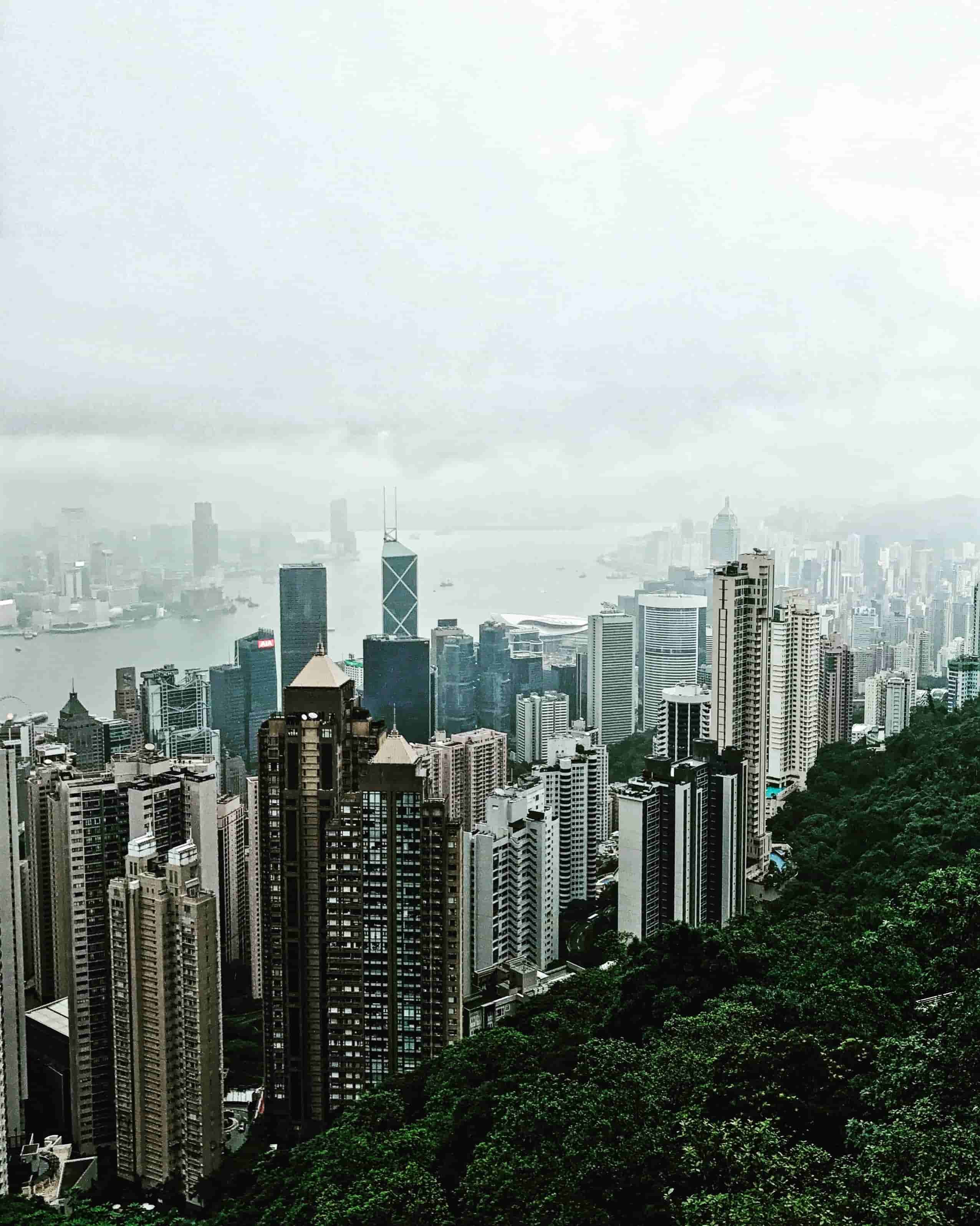 斗地主到狼人杀的乐趣与技巧分享ky开元棋牌纸牌游戏的魅力：从(图1)